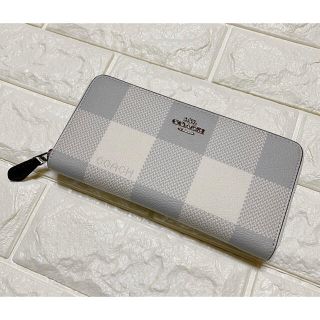 コーチ(COACH)の【再入荷】COACH 長財布　チェック　グレー　ホワイト　ラウンドファスナー　(財布)