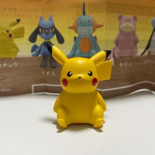 ポケモン(ポケモン)の座るポケモン　ピカチュウ(キャラクターグッズ)