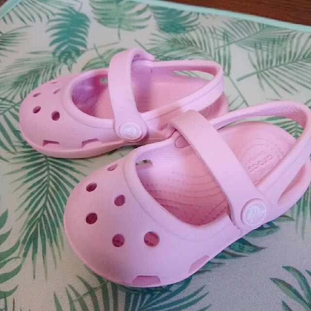 crocs(クロックス)のcrocs キッズ サンダル C5 キッズ/ベビー/マタニティのベビー靴/シューズ(~14cm)(サンダル)の商品写真