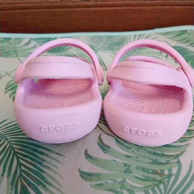 crocs(クロックス)のcrocs キッズ サンダル C5 キッズ/ベビー/マタニティのベビー靴/シューズ(~14cm)(サンダル)の商品写真