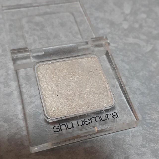 shu uemura(シュウウエムラ)のシュウウエムラ アイシャドウ コスメ/美容のベースメイク/化粧品(アイシャドウ)の商品写真