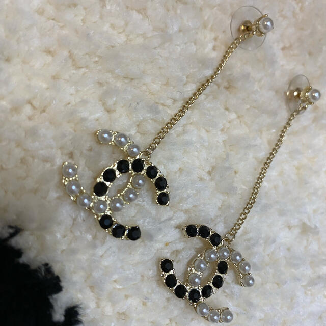 CHANEL(シャネル)の【新品】CHANEL ロングパールピアス レディースのアクセサリー(ピアス)の商品写真