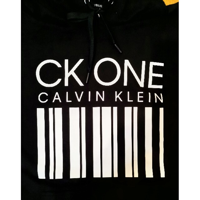 Calvin Klein(カルバンクライン)のカルバンクライン　新品　メンズ　パーカー(バーコード/ブラックS) メンズのトップス(パーカー)の商品写真