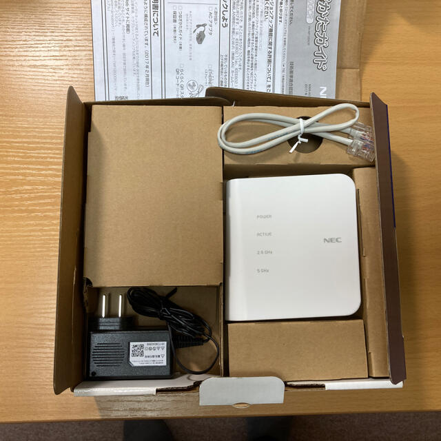 NEC(エヌイーシー)のNEC wifiホームルーター　Aterm WF1200CR スマホ/家電/カメラのPC/タブレット(PC周辺機器)の商品写真