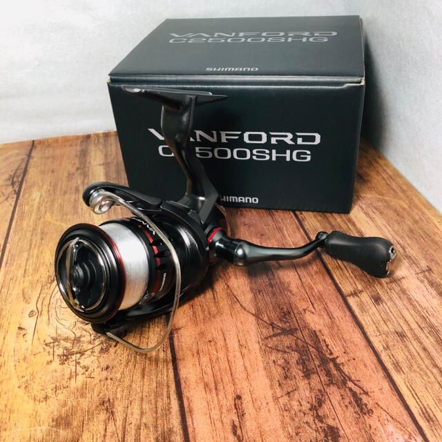 SHIMANO(シマノ)の【VANFORD】シマノ ヴァンフォード C2500SHG 1回使用 美品 スポーツ/アウトドアのフィッシング(リール)の商品写真