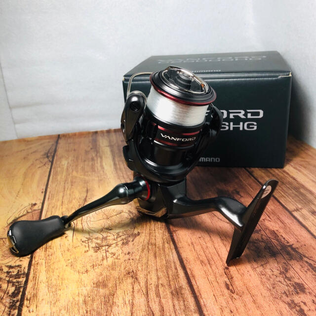 SHIMANO(シマノ)の【VANFORD】シマノ ヴァンフォード C2500SHG 1回使用 美品 スポーツ/アウトドアのフィッシング(リール)の商品写真