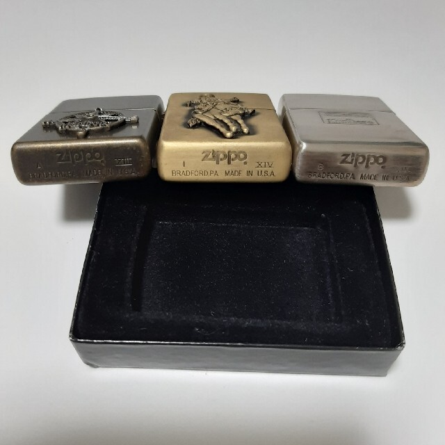 ZIPPO(ジッポー)のマルボロ Malboro zippo 未使用 限定品 3点セット メンズのファッション小物(タバコグッズ)の商品写真