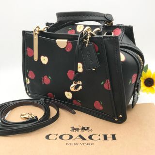 コーチ(COACH)のCOACH バック ★大人気★ ドリーマー 21 アップル プリント 新品(ショルダーバッグ)