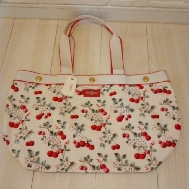 Cath Kidston(キャスキッドソン)のCath Kidston　handbag　最終セール価格🍒 レディースのバッグ(ハンドバッグ)の商品写真