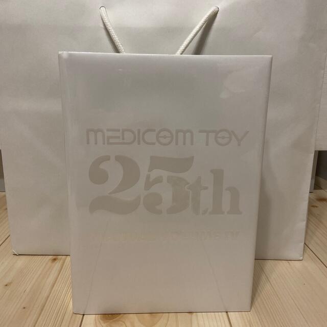 MEDICOM TOY(メディコムトイ)のMEDICOM TOY 25th MANUAL VOLUME IV エンタメ/ホビーのフィギュア(その他)の商品写真