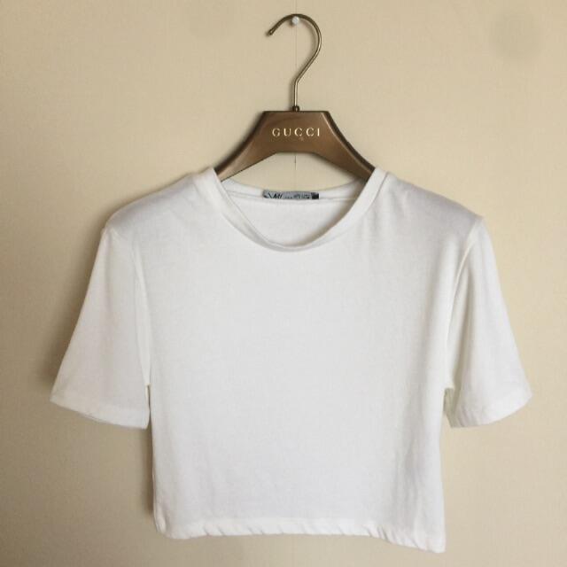 ZARA(ザラ)のZARA クロップド丈ティーシャツ sサイズ(未使用) レディースのトップス(Tシャツ(半袖/袖なし))の商品写真