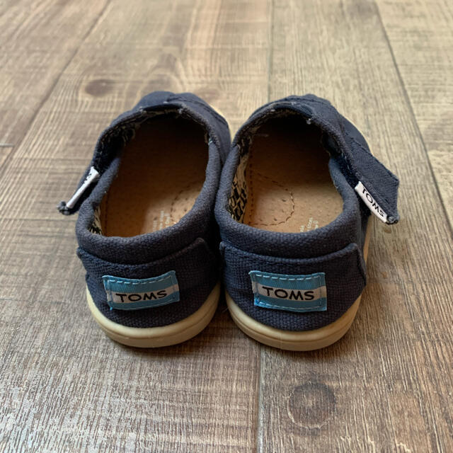 TOMS(トムズ)のTOMS ベビーシューズ　11㎝　紺色 キッズ/ベビー/マタニティのベビー靴/シューズ(~14cm)(スニーカー)の商品写真