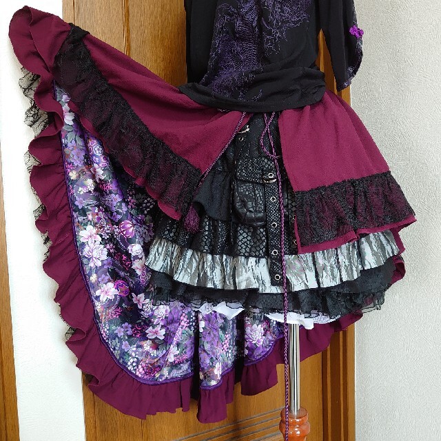 QutieFrash 後ろロングラップスカート(紫) レディースのスカート(ひざ丈スカート)の商品写真