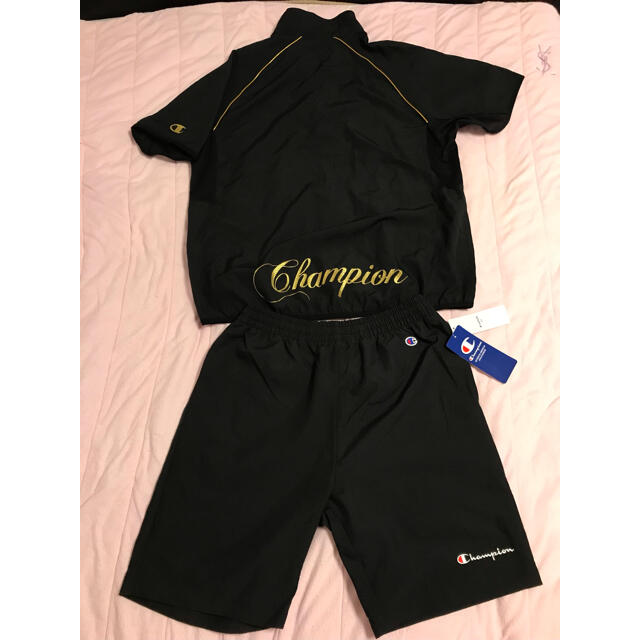 Champion(チャンピオン)の新品★チャンピオン★men's★Mサイズ★黒金 スポーツ/アウトドアのサッカー/フットサル(ウェア)の商品写真