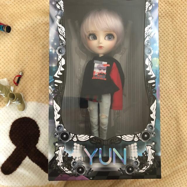 イスル　ユン　YUN  プロフィールカード、スタンドなし　プーリップ  ハンドメイドのぬいぐるみ/人形(人形)の商品写真
