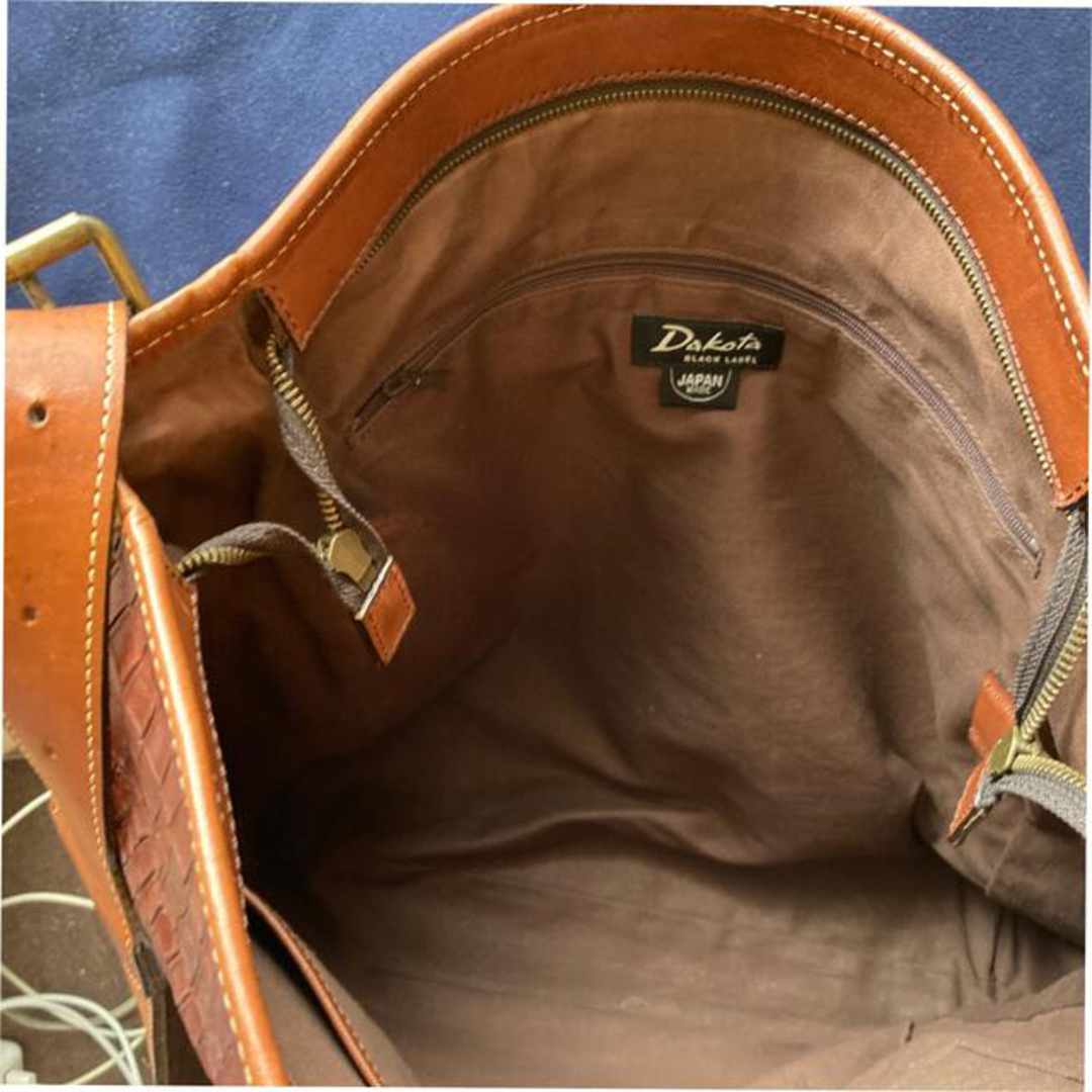 Dakota(ダコタ)のDakota BLACK LABEL男女兼用本革クロコ型押しショルダーバッグ茶色 メンズのバッグ(ショルダーバッグ)の商品写真