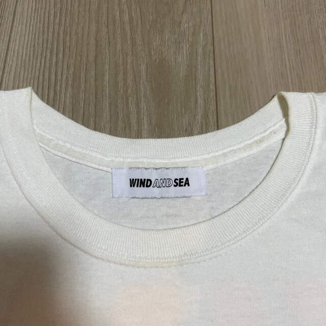 SEA(シー)のWINDANDSEA Tシャツ メンズのトップス(Tシャツ/カットソー(半袖/袖なし))の商品写真