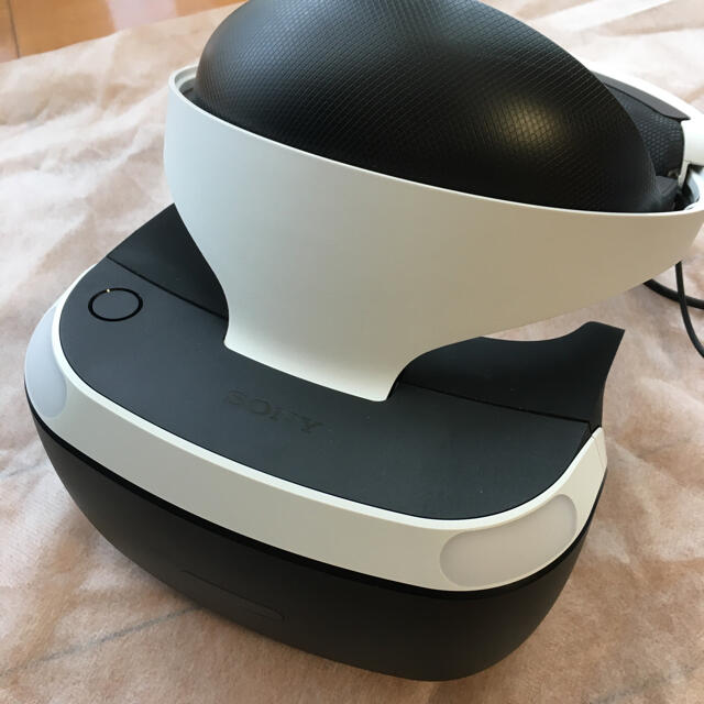 PlayStation VR(プレイステーションヴィーアール)のPSVR本体、カメラ エンタメ/ホビーのゲームソフト/ゲーム機本体(家庭用ゲーム機本体)の商品写真