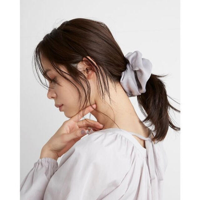 SNIDEL(スナイデル)のSNIDEL スナイデル  バリエビッグシュシュ レディースのヘアアクセサリー(ヘアゴム/シュシュ)の商品写真