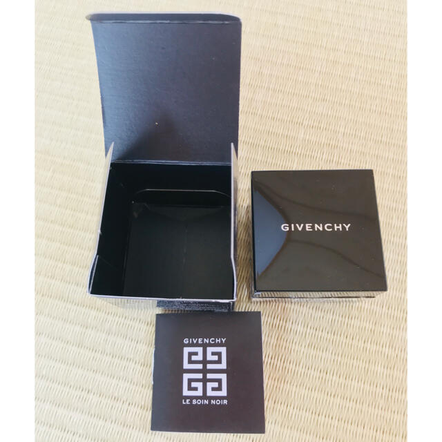 GIVENCHY(ジバンシィ)の【新品】GIVENCHY ソワン ノワール クレーム トリートメントクリーム コスメ/美容のスキンケア/基礎化粧品(フェイスクリーム)の商品写真