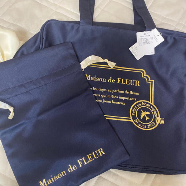 Maison de FLEUR(メゾンドフルール)のメゾンドフルール　web限定　キャリーオントラベルバッグ＆巾着　新品 レディースのバッグ(ボストンバッグ)の商品写真