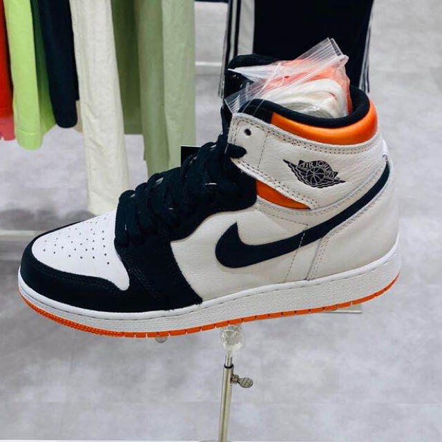 状態新品未使用【23.5cm】NIKE AIR JORDAN 1 HIGH OG GS