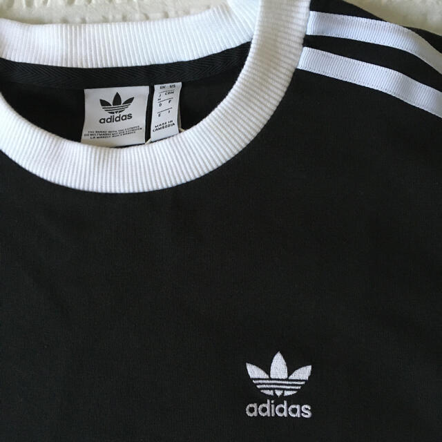 adidas(アディダス)のアディダス　スリーストライプ　ロングスリーブTシャツ レディースのトップス(Tシャツ(長袖/七分))の商品写真