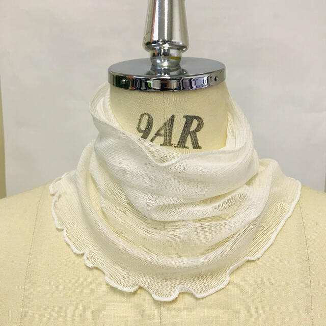 [新品・未使用] シルクネックカバー(#無地ホワイト) レディースのファッション小物(バンダナ/スカーフ)の商品写真
