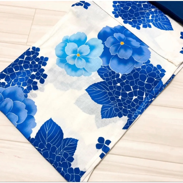 一番人気物 浴衣ジェンヌ 浴衣5点セット 白地に青と水色の花々 浴衣 - ctm.mauleon.fr