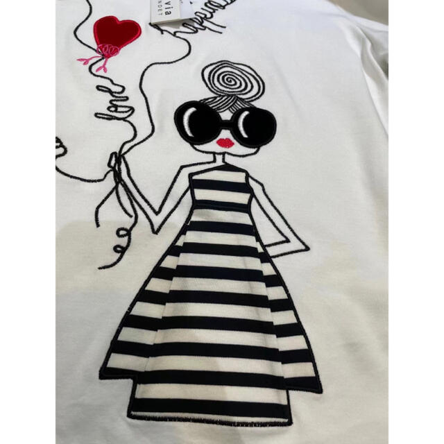 Alice+Olivia(アリスアンドオリビア)の ❤️ ★Alice olive2021新作新品　白Tシャツ綺麗　オシャレ レディースのトップス(Tシャツ(半袖/袖なし))の商品写真