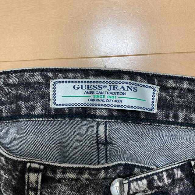 GUESS(ゲス)のguessケミカルウォッシュスキニー メンズのパンツ(デニム/ジーンズ)の商品写真