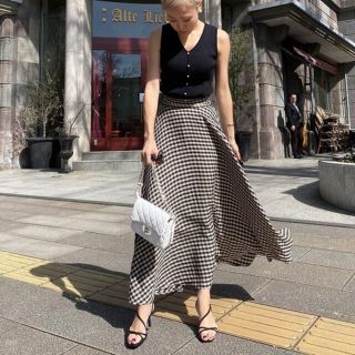 ザラ(ZARA)のJENNE エアリーフレンチフレアスカート ブラック　Sサイズ(ロングスカート)