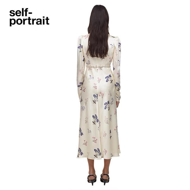 SELF PORTRAIT(セルフポートレイト)の ❤️ 正規品Selfportrait21新作新品タグ付き★花柄ロングワンピース レディースのワンピース(ロングワンピース/マキシワンピース)の商品写真