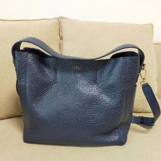 フルラ(Furla)の【美品】FURLA　ショルダーバッグ　ネイビー(ショルダーバッグ)