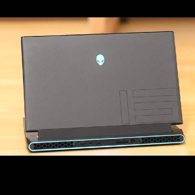 ALIENWARE m15