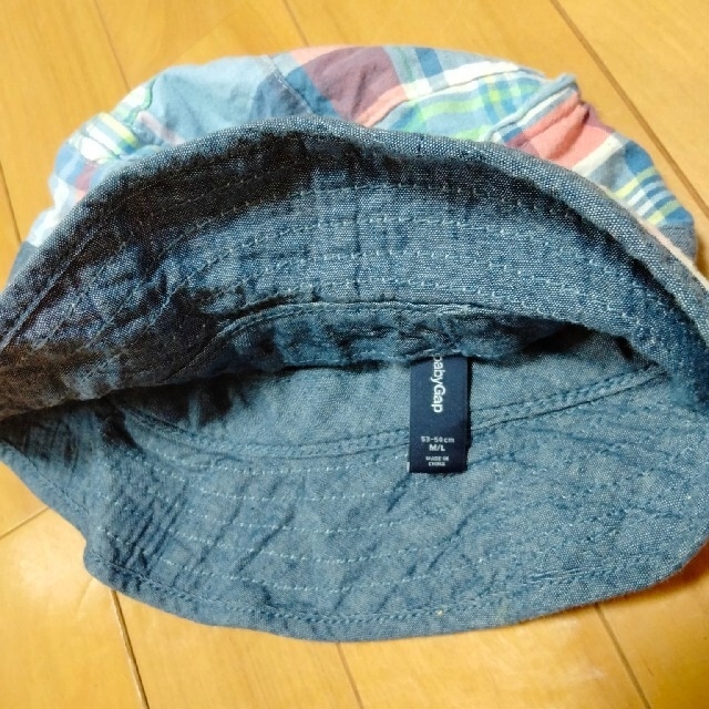 babyGAP(ベビーギャップ)の53～54cm M/L babyGAP 帽子 チェック柄 キッズ/ベビー/マタニティのこども用ファッション小物(帽子)の商品写真