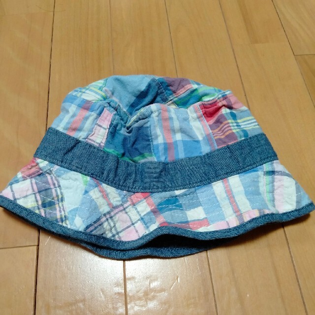 babyGAP(ベビーギャップ)の53～54cm M/L babyGAP 帽子 チェック柄 キッズ/ベビー/マタニティのこども用ファッション小物(帽子)の商品写真