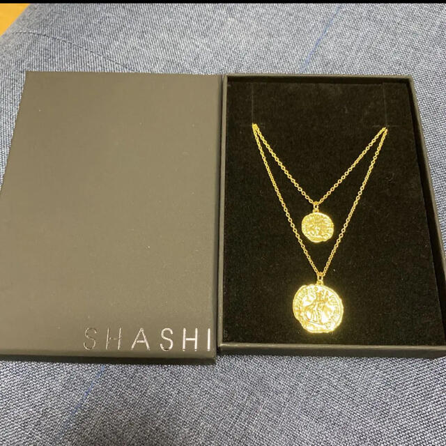 Shashi(シャシ)のshashi ダブルコインチェーンネックレル　ゴールド レディースのアクセサリー(ネックレス)の商品写真