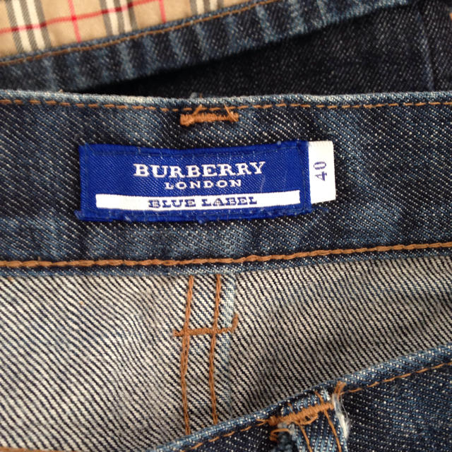 BURBERRY(バーバリー)の【お値下げ】バーバリー ブルーレーベル デニム 40 レディースのパンツ(デニム/ジーンズ)の商品写真