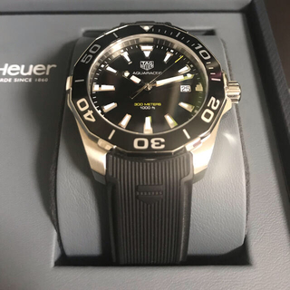 タグホイヤー(TAG Heuer)のTAG HEUER AQUARACER WAY111A 正規品 ほぼ未使用　(腕時計(アナログ))