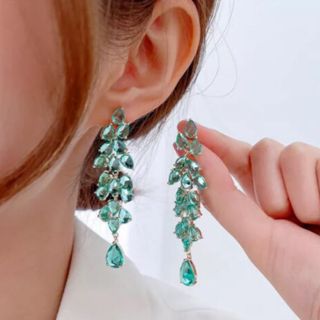 エテ(ete)のTranslucent Green Botanical ピアス【1点のみ】(ピアス)