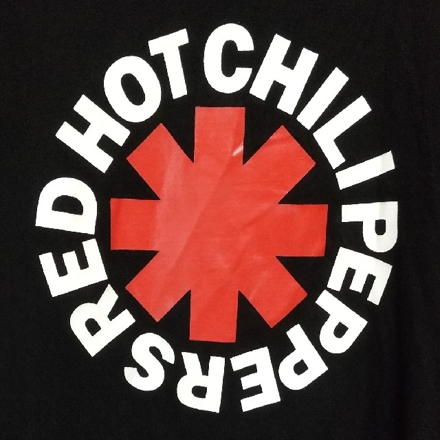 GU(ジーユー)のRED HOT CHILIPEPPERS  黒Tシャツ メンズのトップス(Tシャツ/カットソー(半袖/袖なし))の商品写真