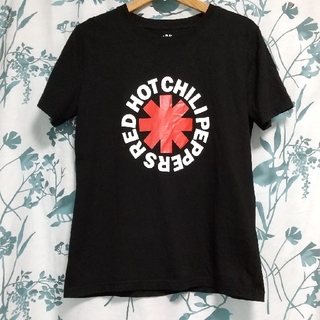 ジーユー(GU)のRED HOT CHILIPEPPERS  黒Tシャツ(Tシャツ/カットソー(半袖/袖なし))