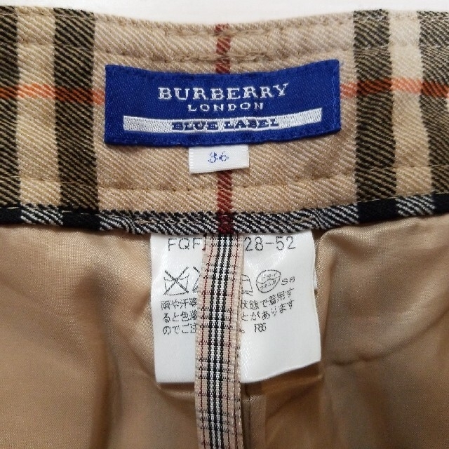 BURBERRY BLUE LABEL(バーバリーブルーレーベル)のBURBERRY　パンツ　レディース レディースのパンツ(ハーフパンツ)の商品写真