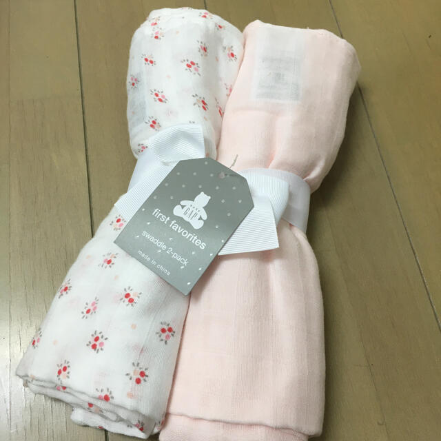 babyGAP(ベビーギャップ)の★新品・タグ付き★ベビーギャップ　スワドルブランケット　2枚セット　ガーゼ キッズ/ベビー/マタニティのこども用ファッション小物(おくるみ/ブランケット)の商品写真