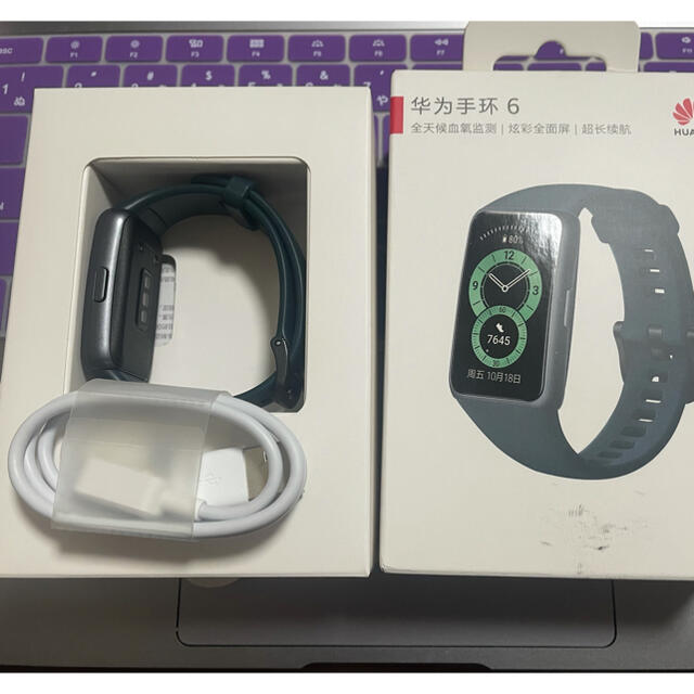 HUAWEI(ファーウェイ)のHUAWEI band 6(替えバンド付き) メンズの時計(腕時計(デジタル))の商品写真