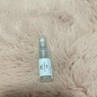 シロ(shiro)のshiro ホワイトオードパルファン　1ml(香水(女性用))