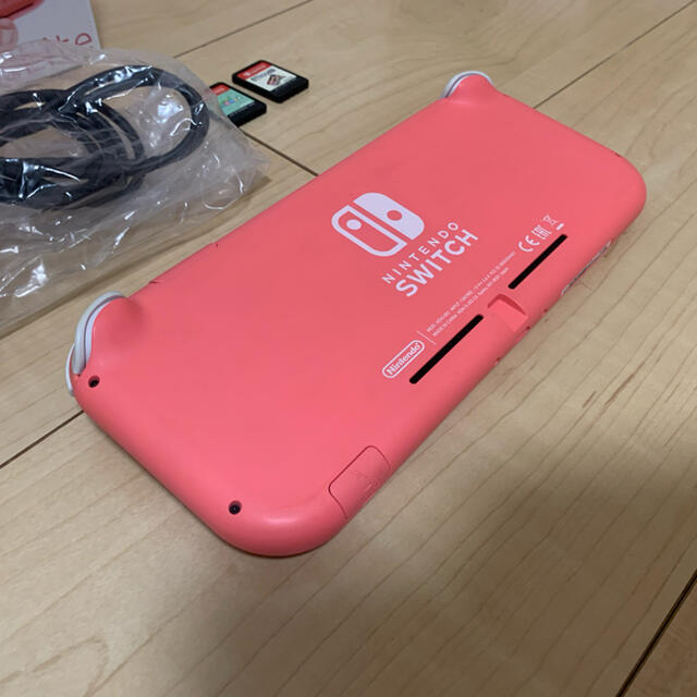 Nintendo Switch Lite コーラル