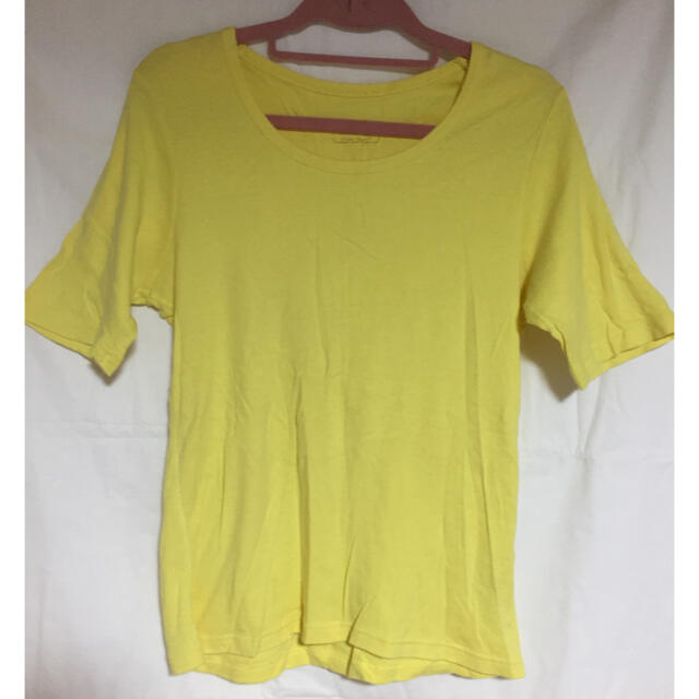 HONEYS(ハニーズ)のイエローTシャツ カットソー レディースのトップス(Tシャツ(半袖/袖なし))の商品写真