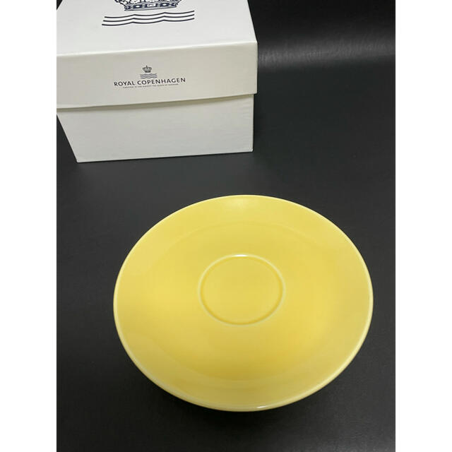 ROYAL COPENHAGEN(ロイヤルコペンハーゲン)の中古品　ロイヤルコペンハーゲン　カップ&ソーサー　花柄 インテリア/住まい/日用品のキッチン/食器(食器)の商品写真